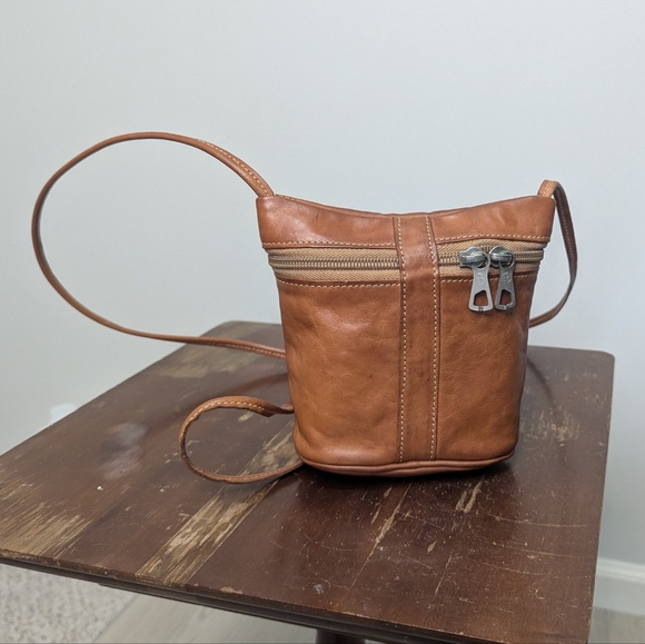 VTG IL Bisonte tan italian leather binocular crossbody purse 1980s - Picture 3 of 7